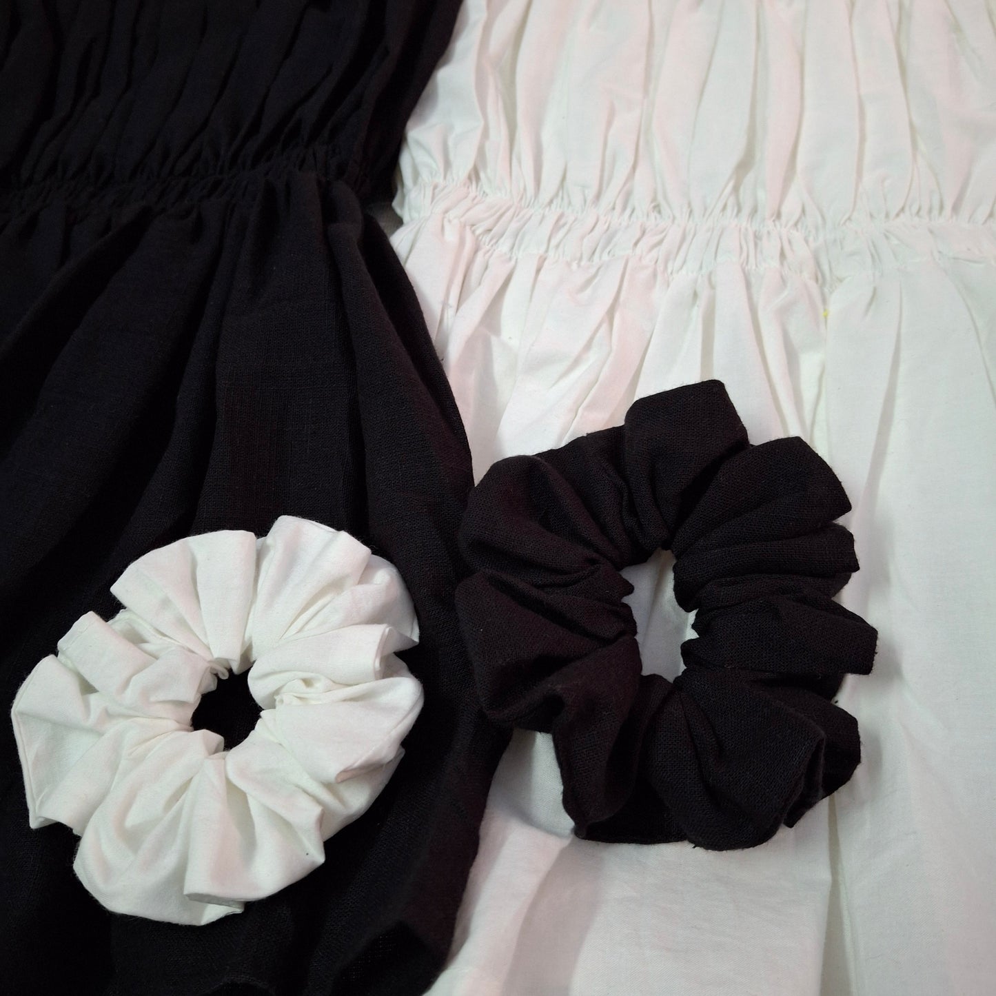 Rumi Black & White Tube Top