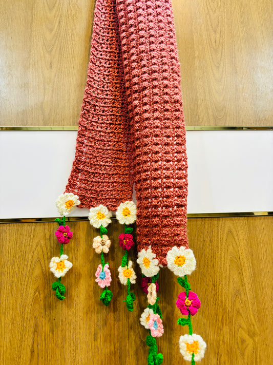 Woollen stale with multicolour flowers